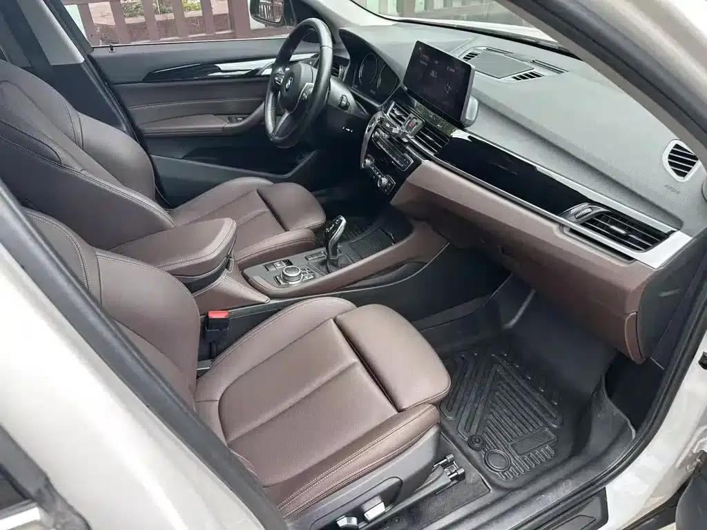 BMW X1 2021 sDrive25Li Leading Edition — миниатюра 19