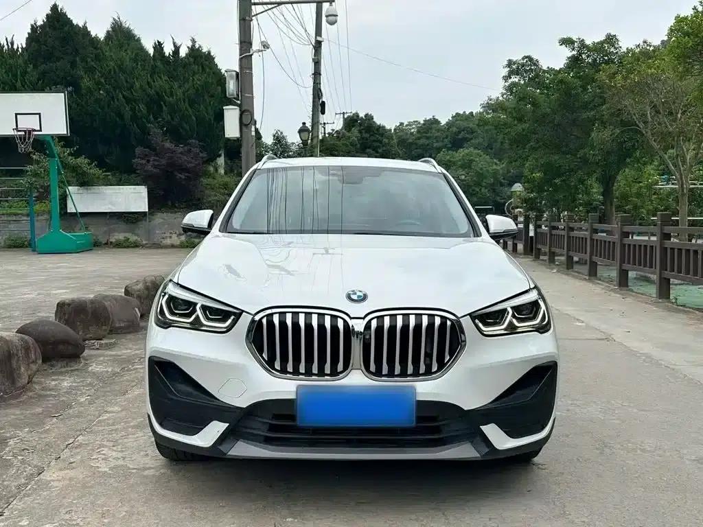 BMW X1 2021 sDrive25Li Leading Edition — миниатюра 8