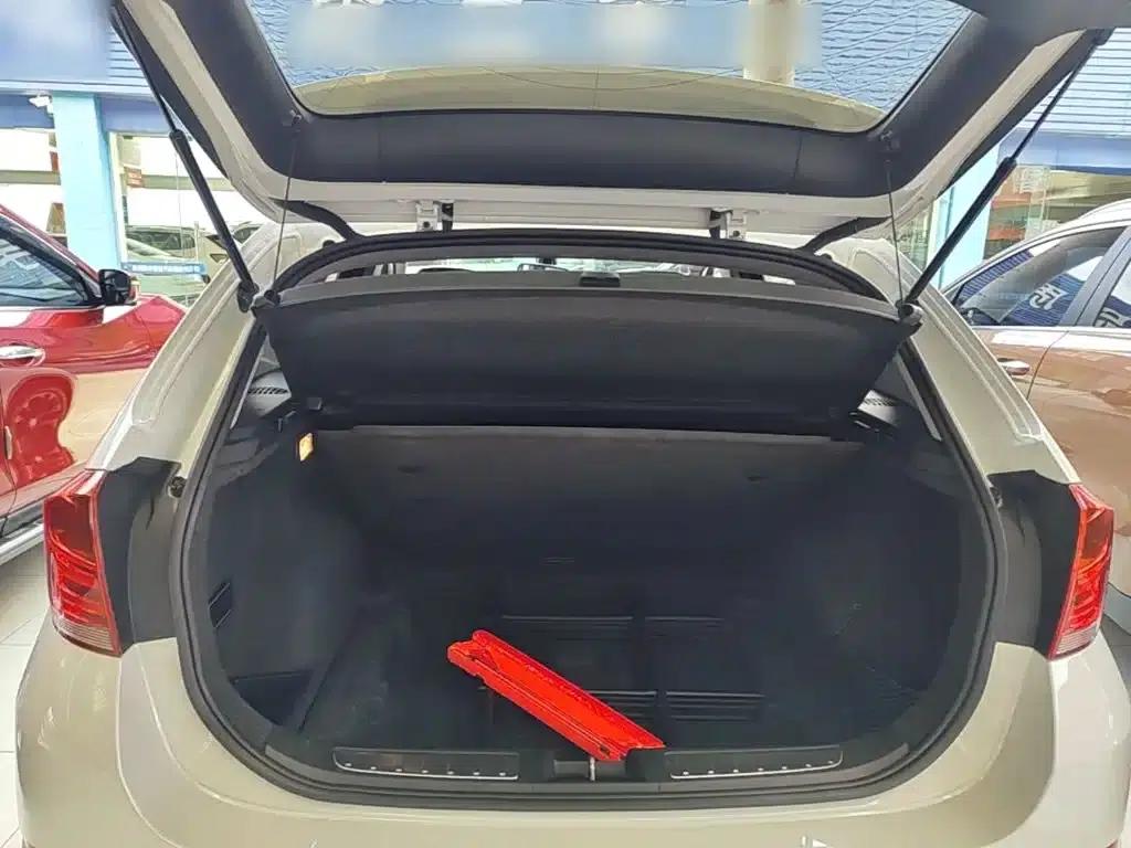 BMW X1 2015 sDrive18i Fashion Upgrade Edition — миниатюра 19