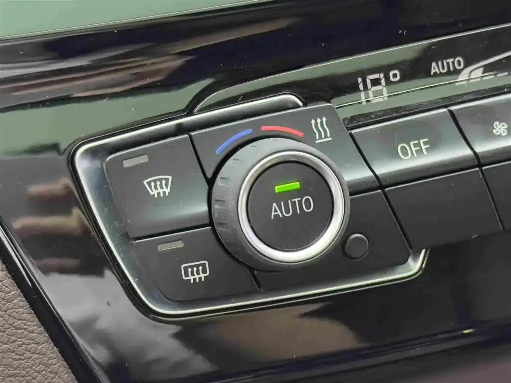 BMW X1 PHEV 2020 xDrive30Le Premium — миниатюра 17