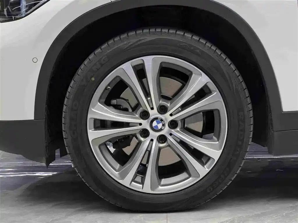 BMW X1 PHEV 2020 xDrive30Le Premium — миниатюра 4