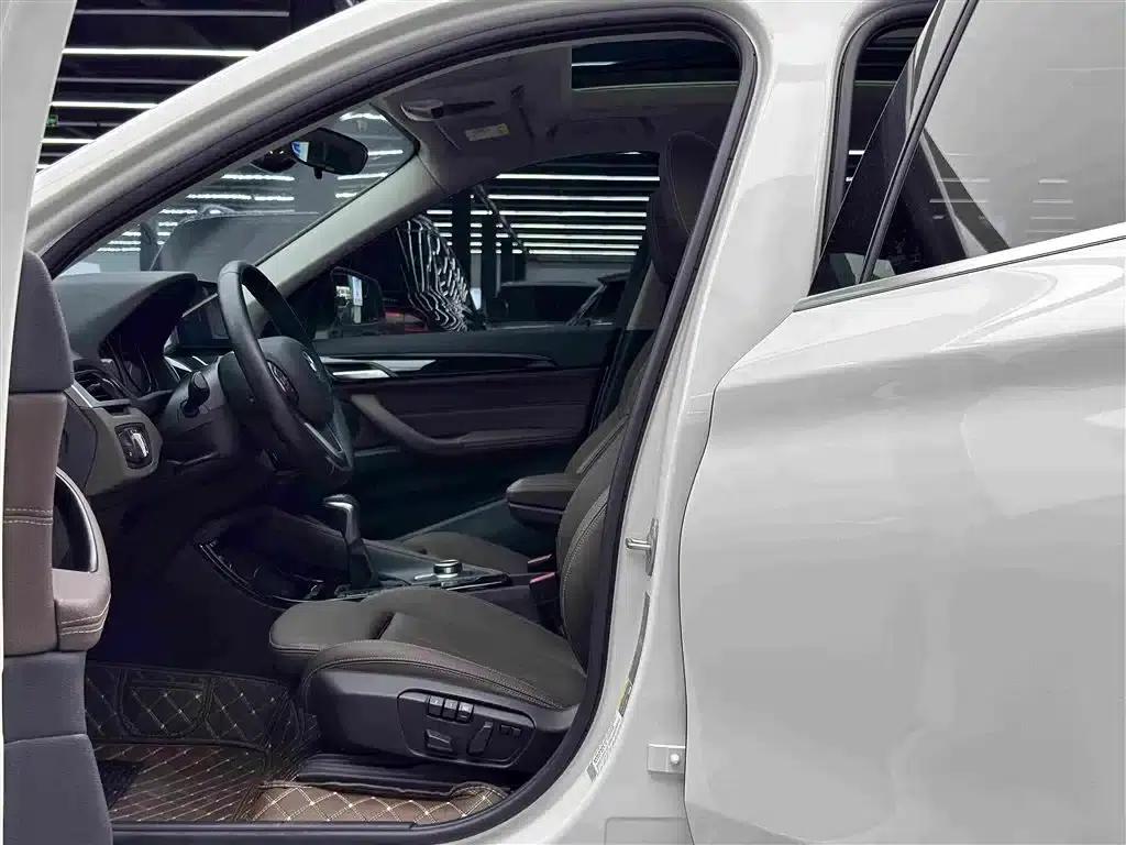 BMW X1 PHEV 2020 xDrive30Le Premium — миниатюра 8