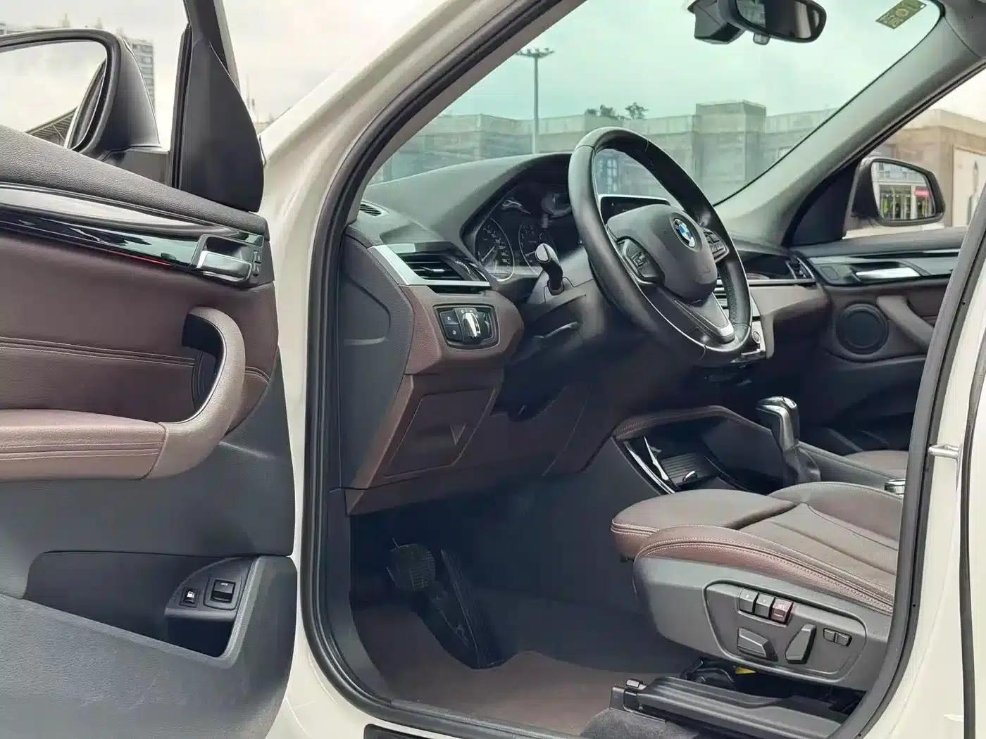 BMW X1 PHEV 2018 xDrive25Le Luxury — миниатюра 9