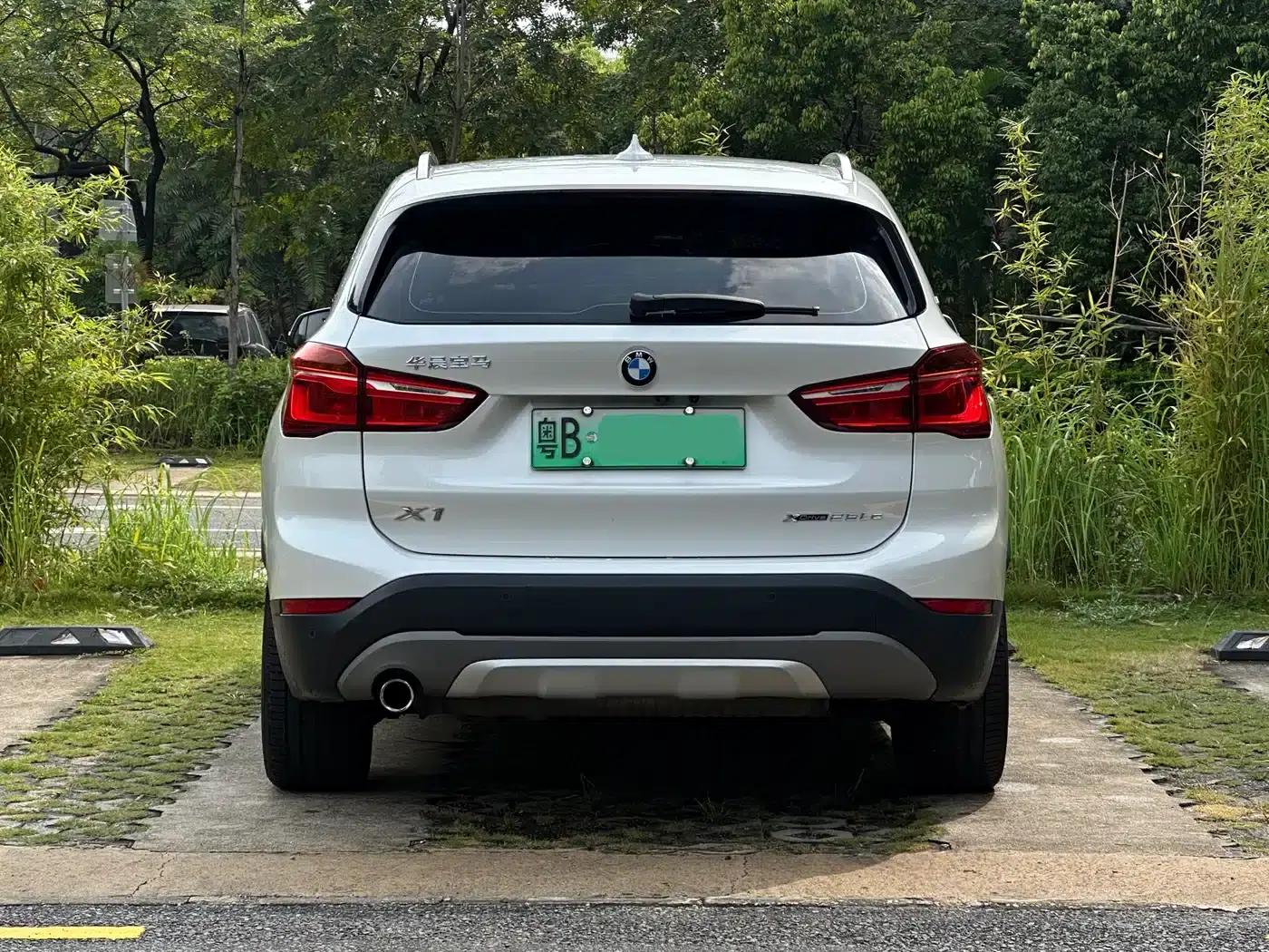 BMW X1 PHEV 2018 xDrive25Le Luxury — миниатюра 4