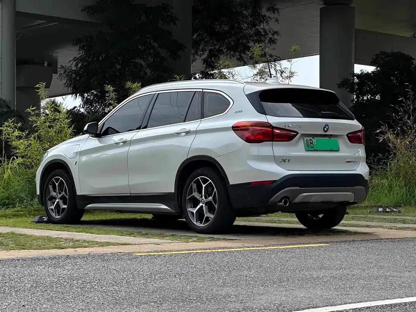 BMW X1 PHEV 2018 xDrive25Le Luxury — миниатюра 6