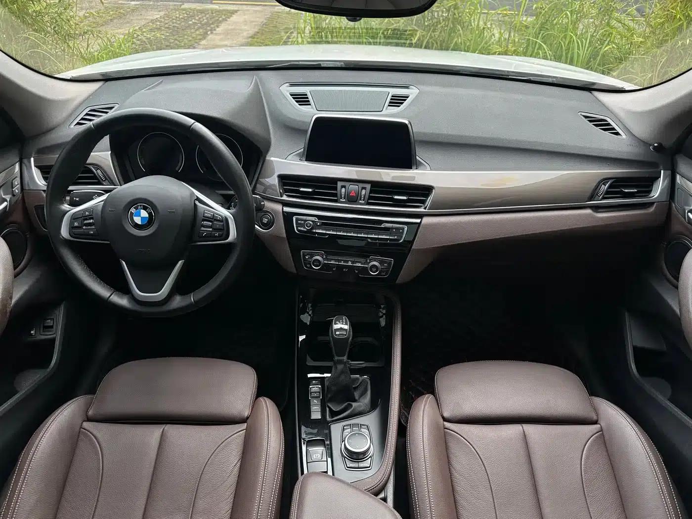 BMW X1 PHEV 2018 xDrive25Le Luxury — миниатюра 9