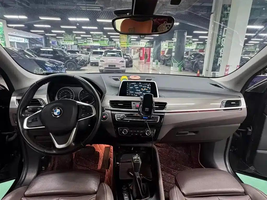 BMW X1 PHEV 2018 xDrive25Le Luxury — миниатюра 3