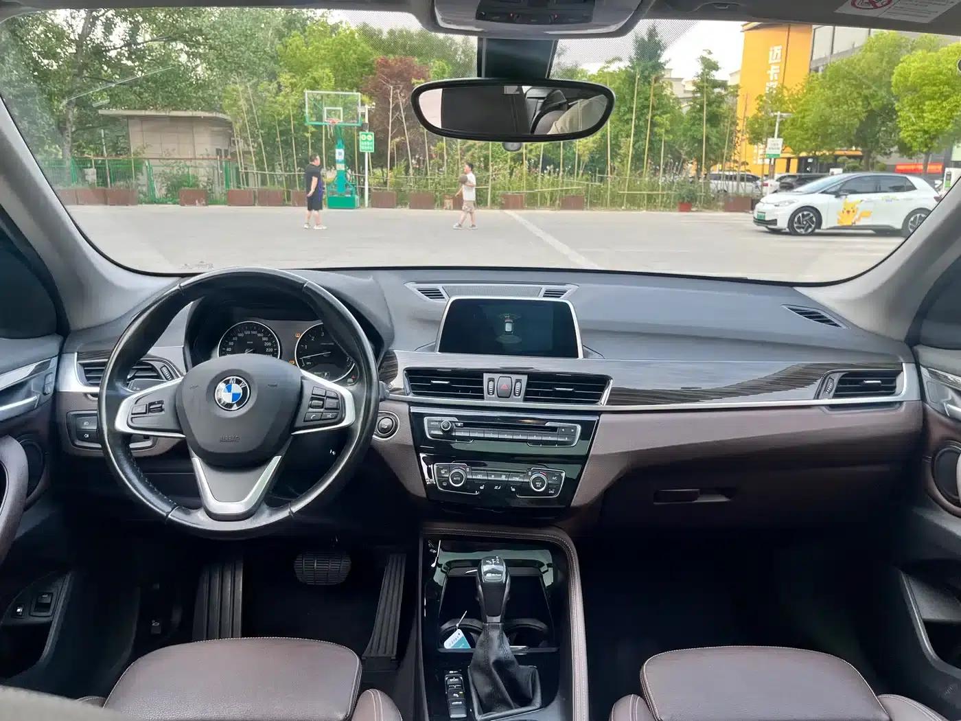 BMW X1 PHEV 2018 xDrive25Le Luxury — миниатюра 13