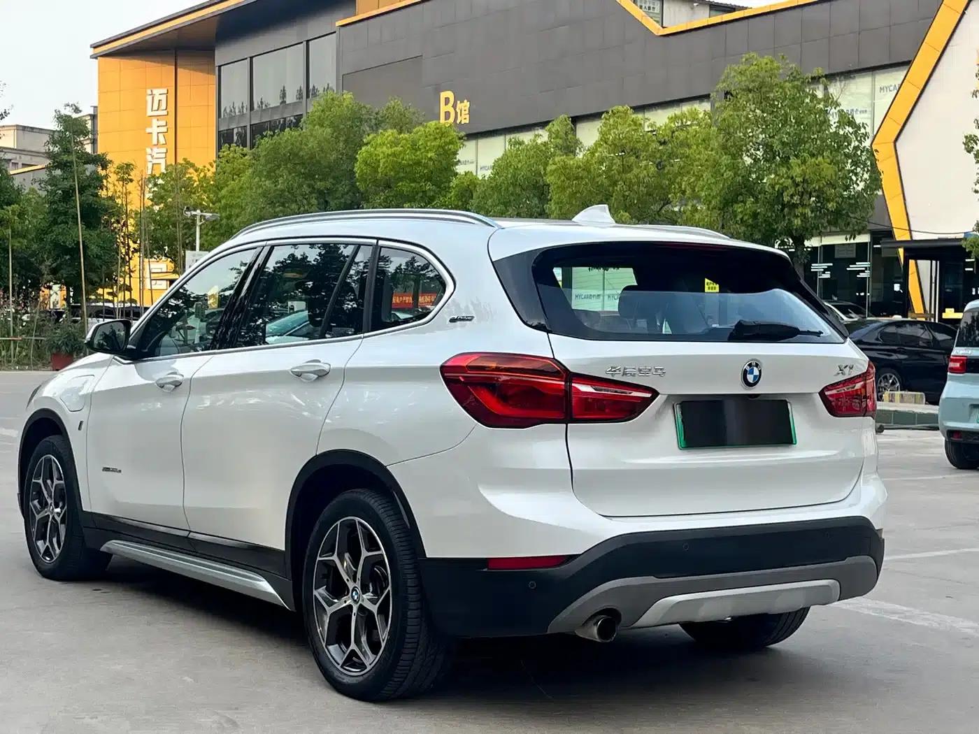 BMW X1 PHEV 2018 xDrive25Le Luxury — миниатюра 7