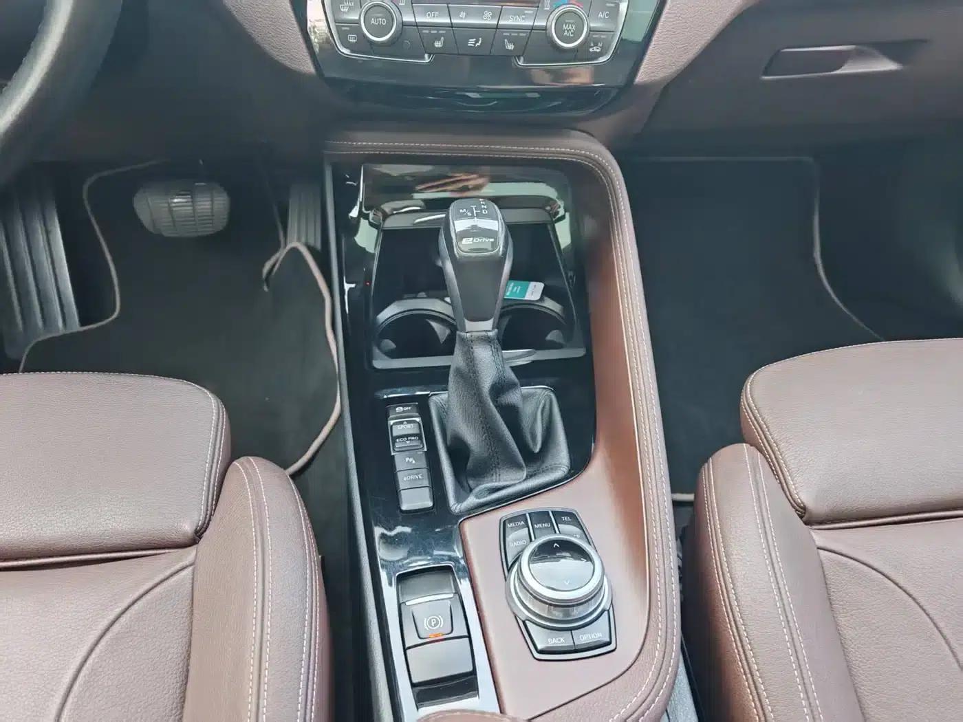 BMW X1 PHEV 2017 xDrive25Le — миниатюра 16