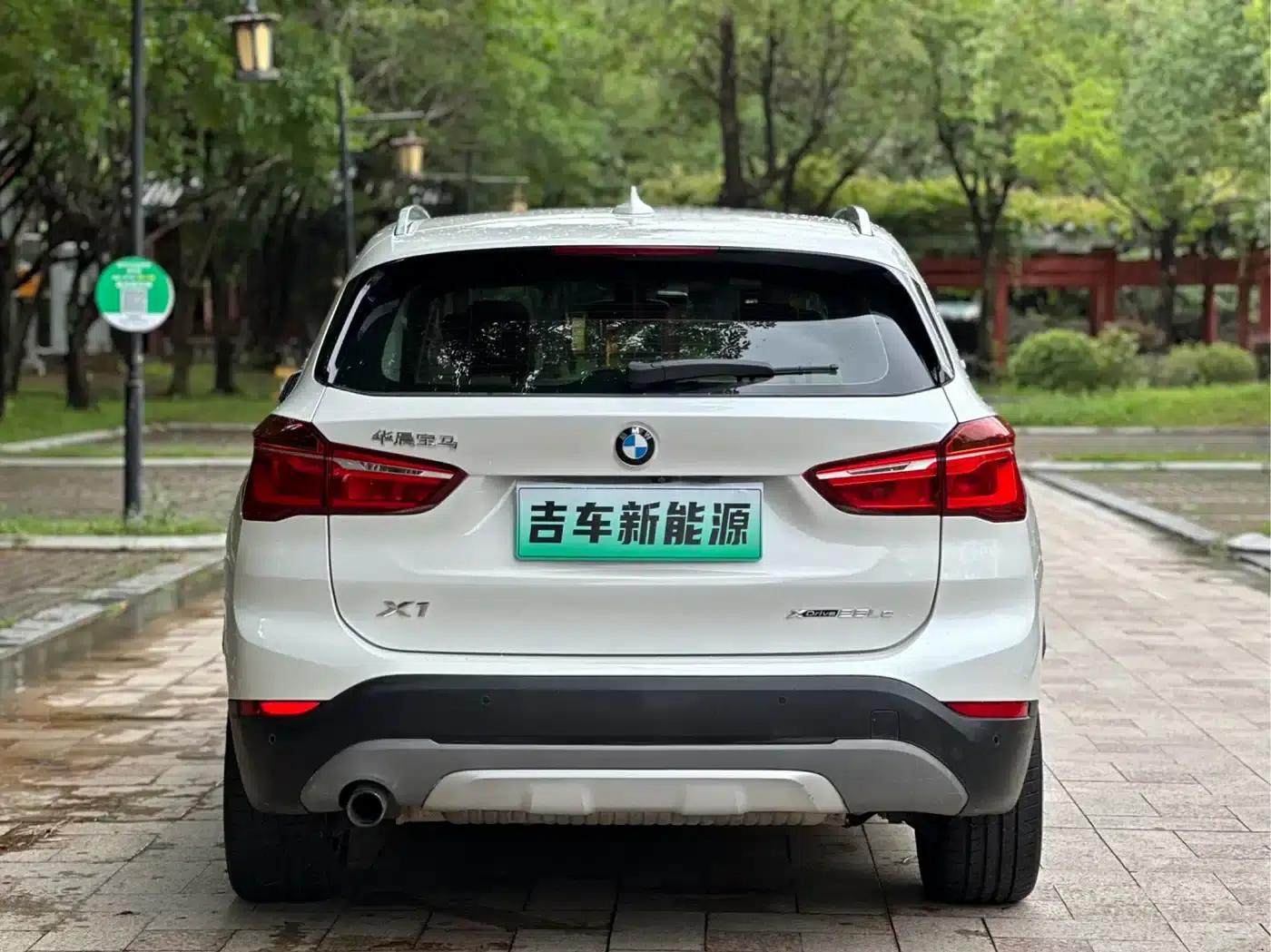 BMW X1 PHEV 2018 xDrive25Le Luxury — миниатюра 4