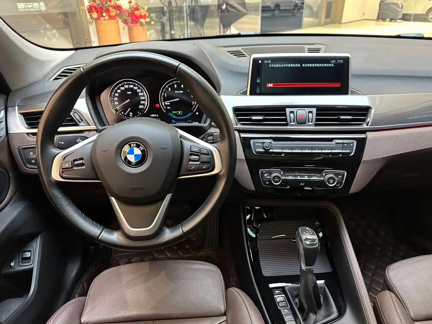 BMW X1 PHEV 2018 xDrive25Le Luxury — миниатюра 13