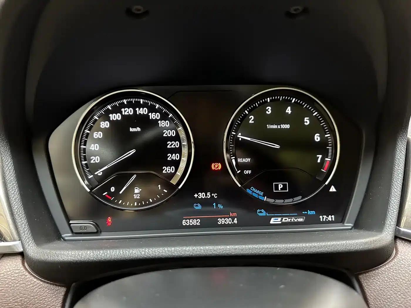 BMW X1 PHEV 2018 xDrive25Le Luxury — миниатюра 17