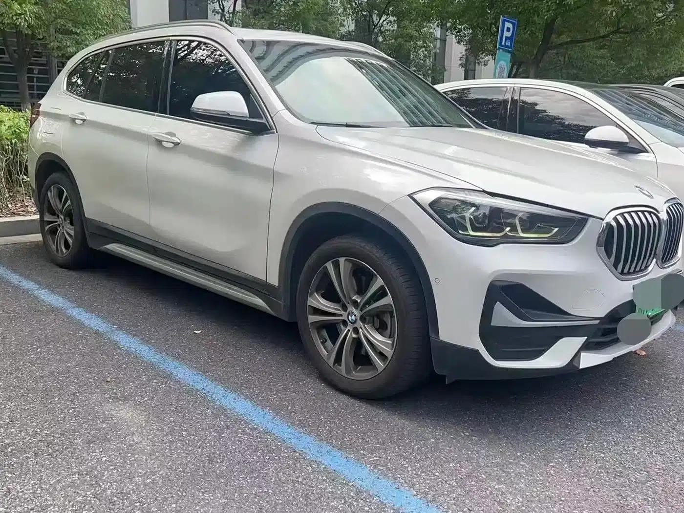 BMW X1 PHEV 2020 xDrive30Le Premium — миниатюра 3