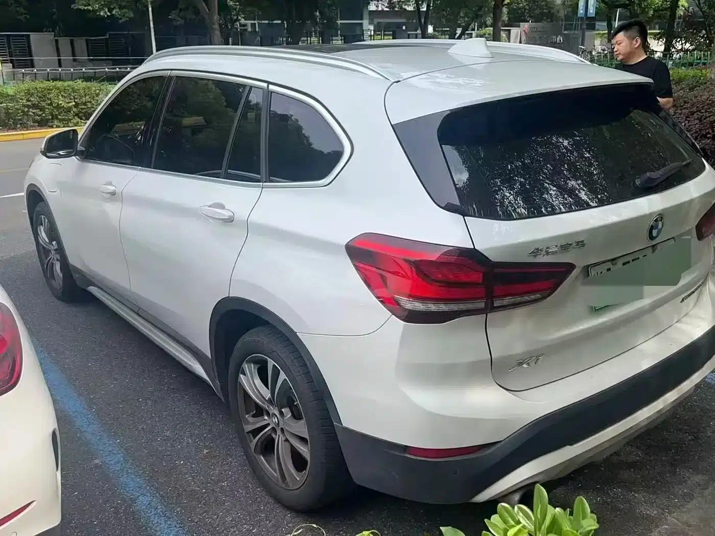 BMW X1 PHEV 2020 xDrive30Le Premium — миниатюра 6