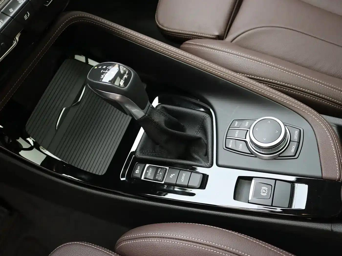 BMW X1 PHEV 2019 xDrive25Le Luxury — миниатюра 13