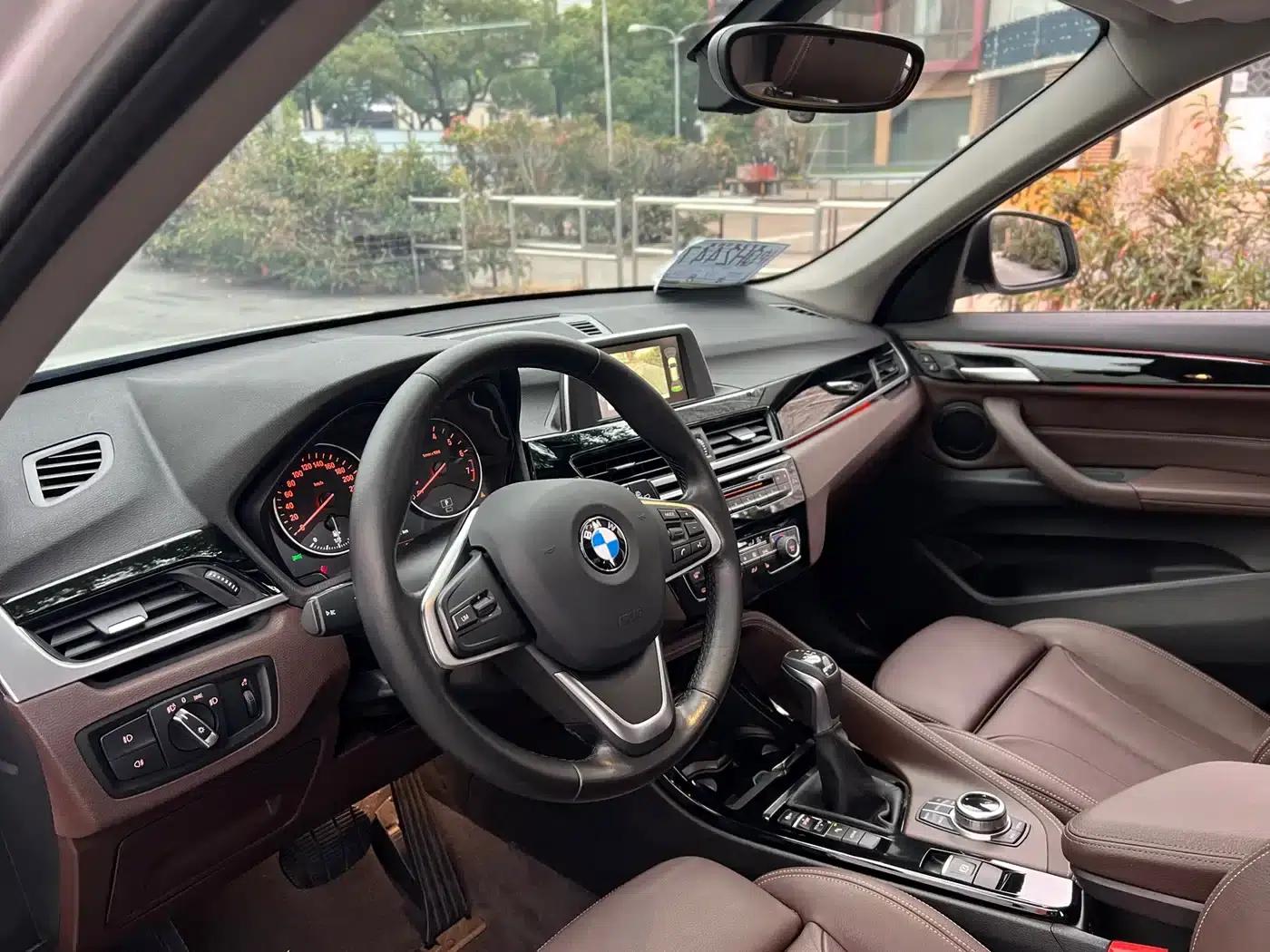 BMW X1 PHEV 2018 xDrive25Le Luxury — миниатюра 4