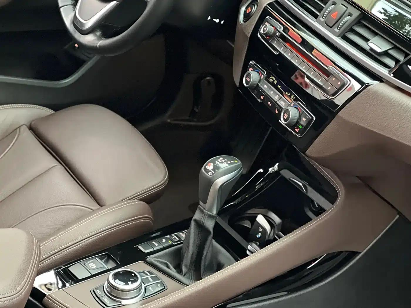 BMW X1 PHEV 2018 xDrive25Le Luxury — миниатюра 7
