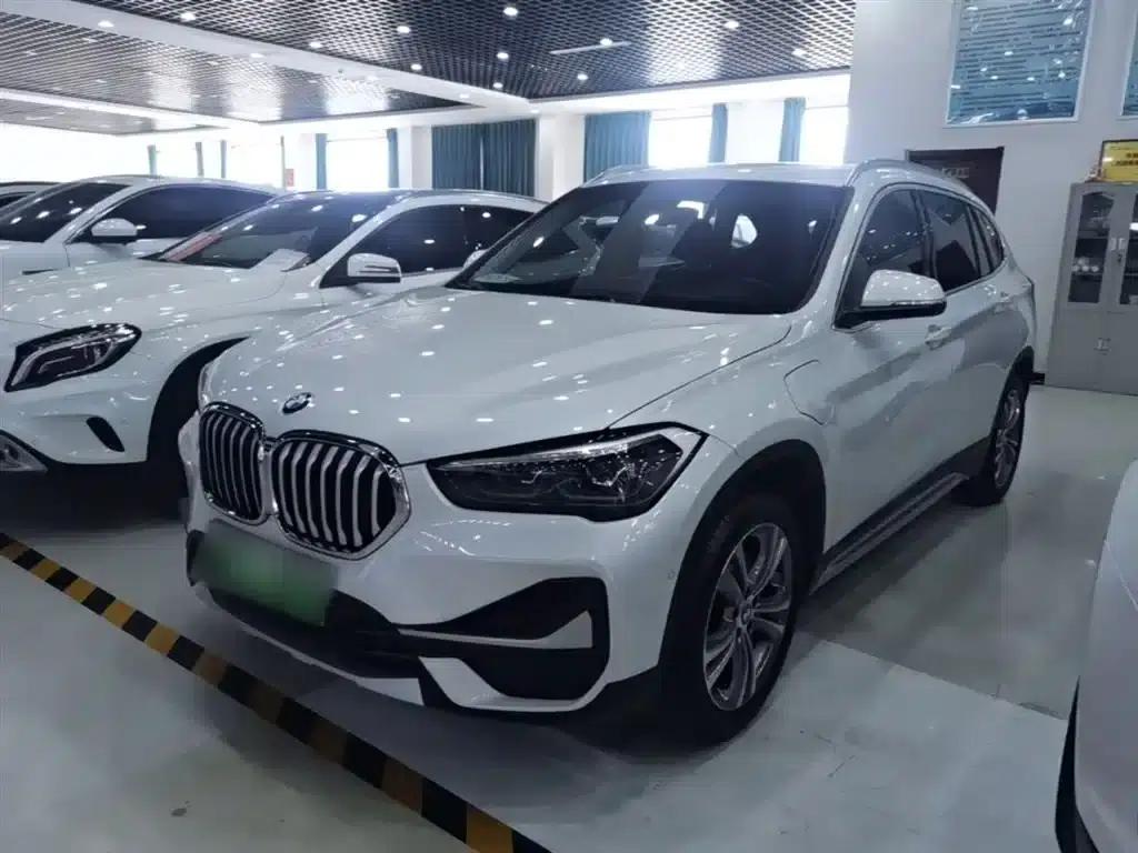 BMW X1 PHEV 2020 xDrive30Le Premium — миниатюра 2