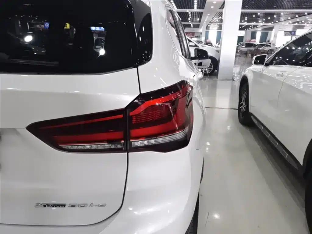 BMW X1 PHEV 2020 xDrive30Le Premium — миниатюра 8