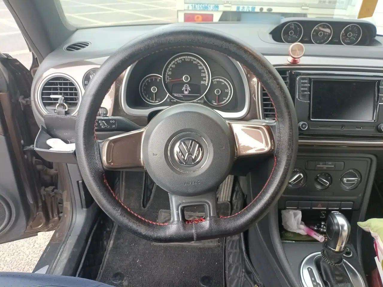 Volkswagen Beetle 2013 1.4TSI Fashion Edition — миниатюра 10