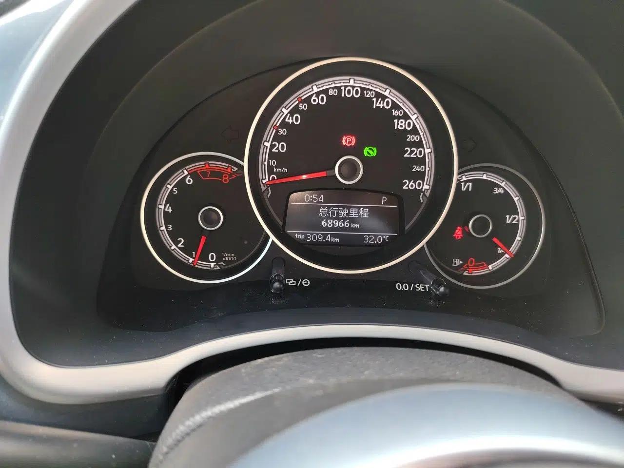 Volkswagen Beetle 2018 180TSI Shangle Model — миниатюра 12