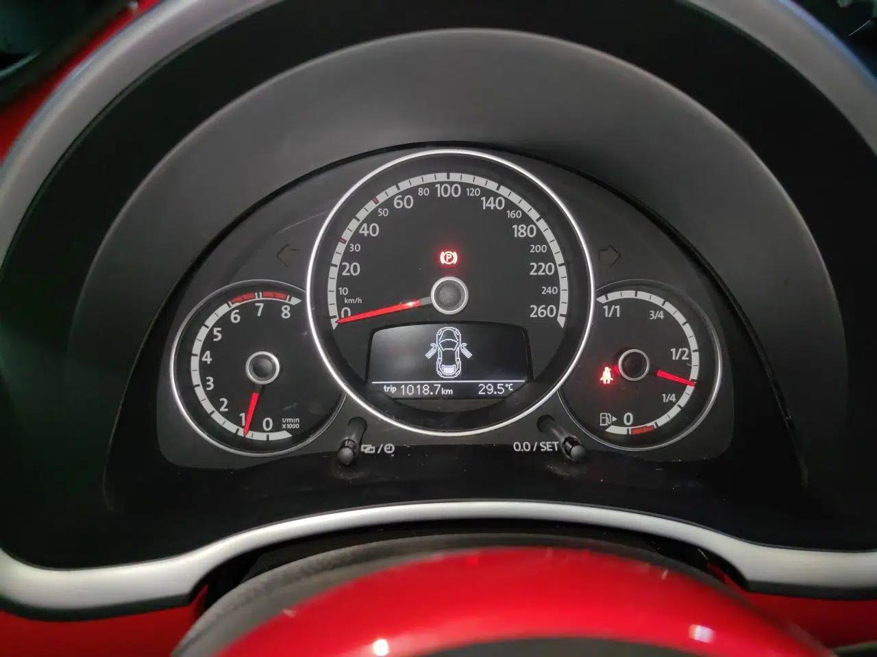Volkswagen Beetle 2013 1.2TSI Fashion Edition — миниатюра 11