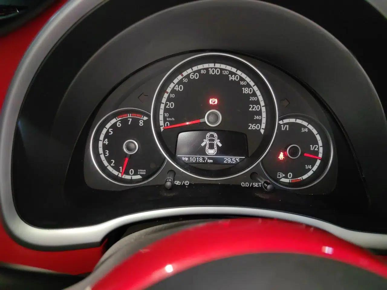 Volkswagen Beetle 2013 1.2TSI Fashion Edition — миниатюра 12