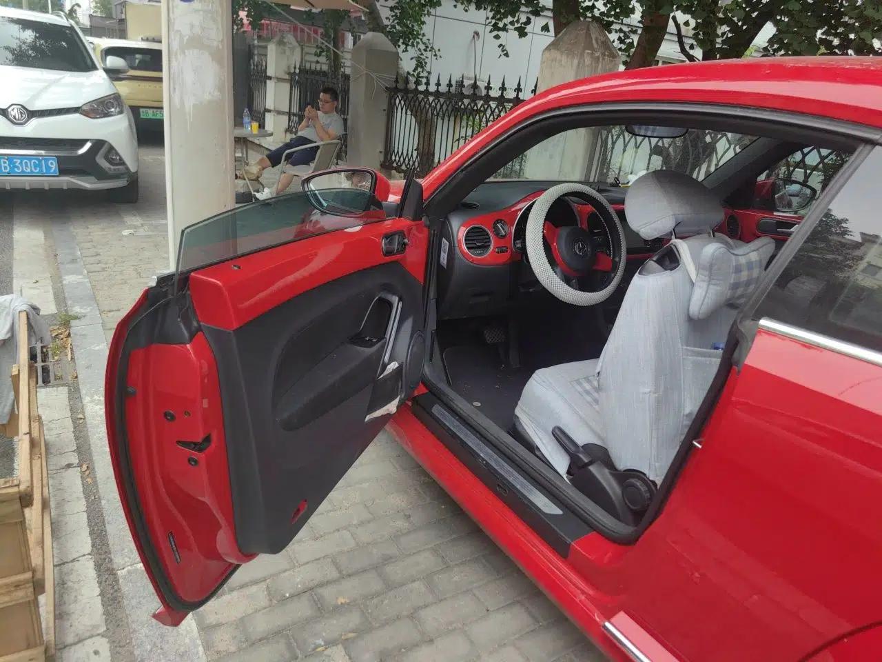 Volkswagen Beetle 2015 180TSI model — миниатюра 16
