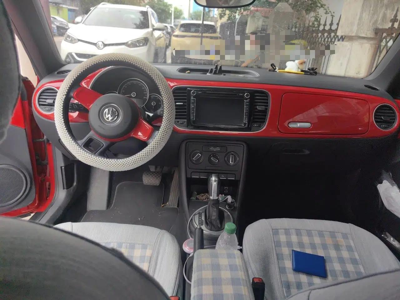 Volkswagen Beetle 2015 180TSI model — миниатюра 9