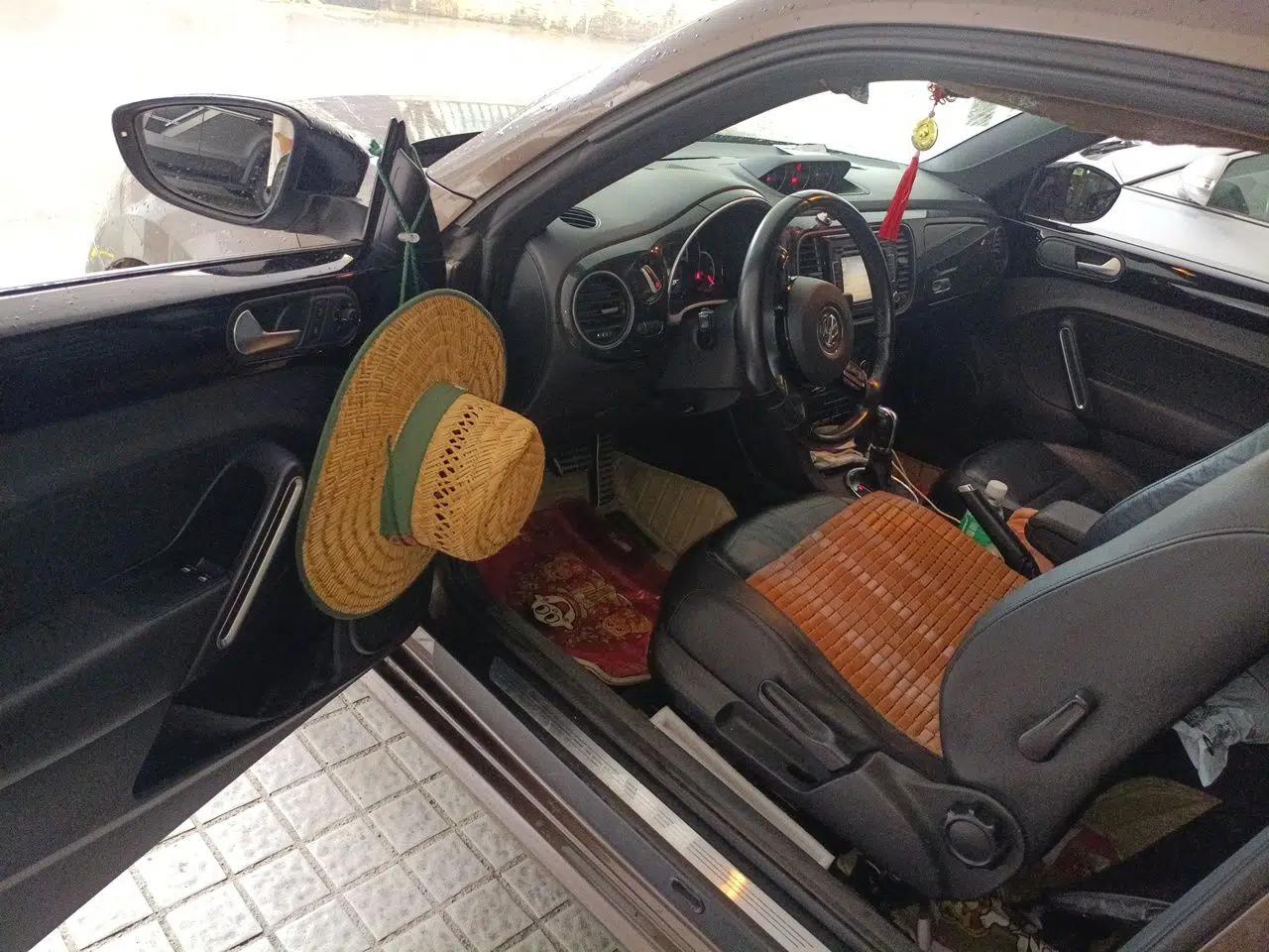 Volkswagen Beetle 2013 1.4TSI Luxury Model — миниатюра 16