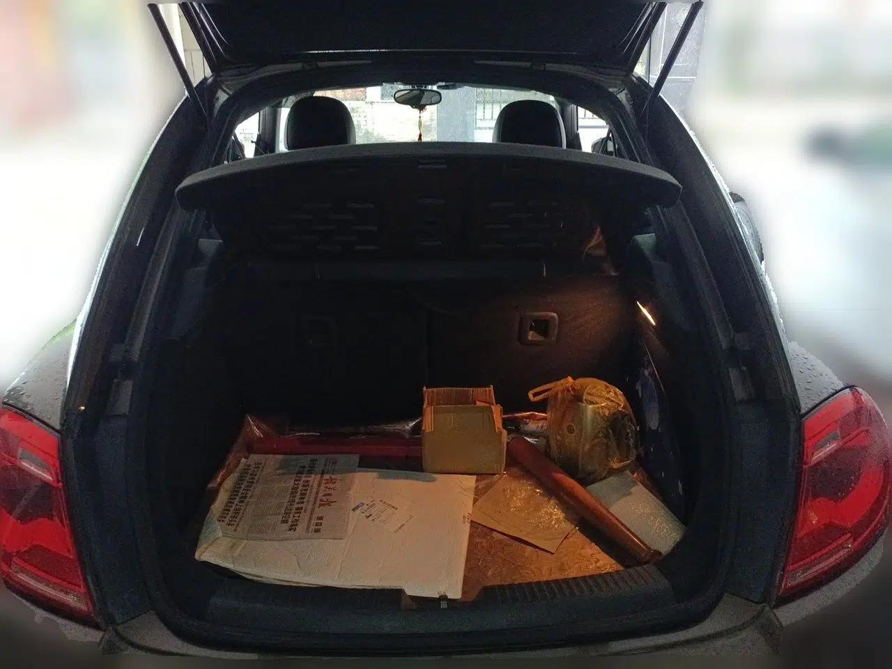 Volkswagen Beetle 2013 1.4TSI Luxury Model — миниатюра 19