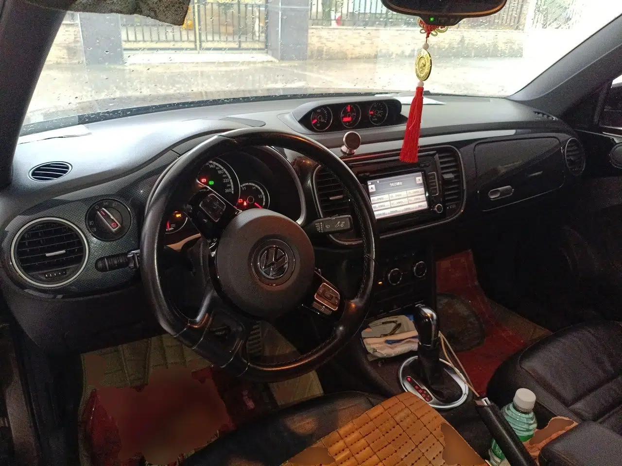 Volkswagen Beetle 2013 1.4TSI Luxury Model — миниатюра 9
