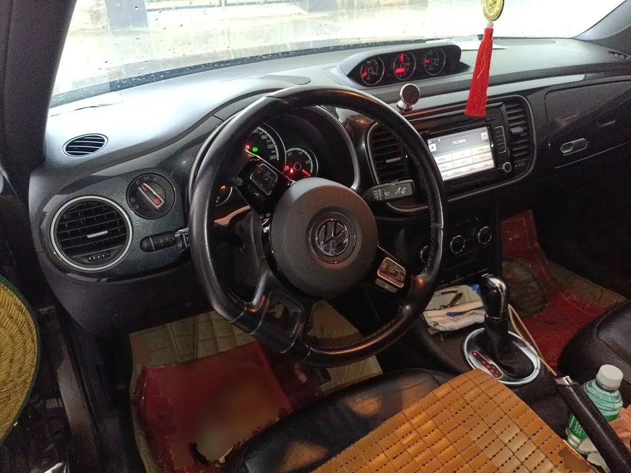 Volkswagen Beetle 2013 1.4TSI Luxury Model — миниатюра 10