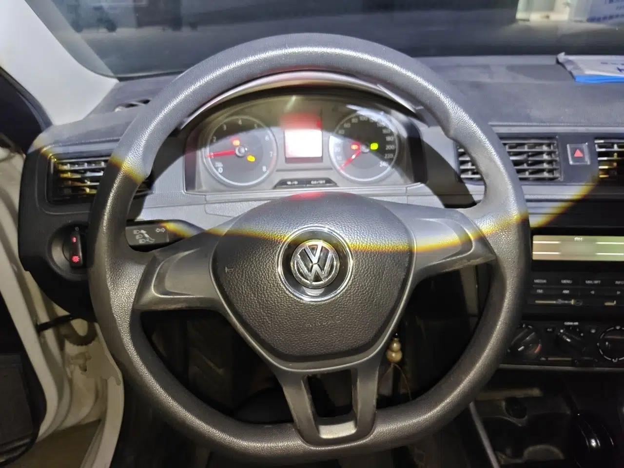 Volkswagen Santana 2019 1.5L Automatic Fashion Edition China VI — миниатюра 10