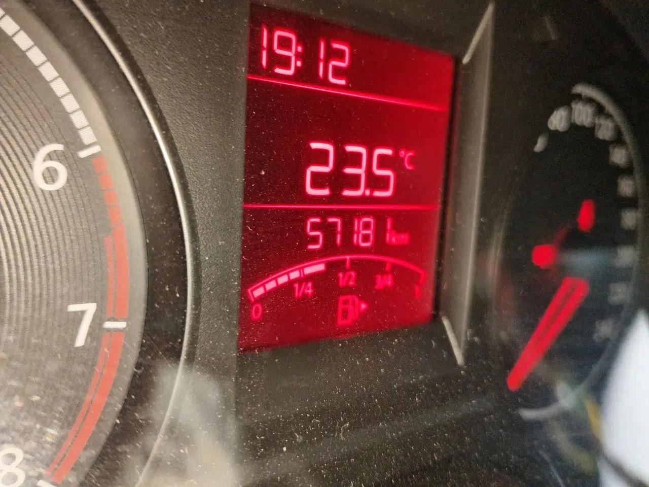Volkswagen Santana 2016 1.4L Manual Fashion Edition — миниатюра 9