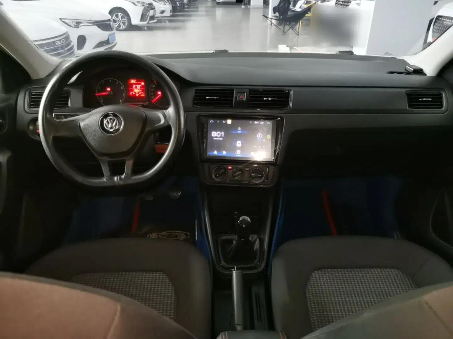 Volkswagen Santana 2018 1.5L Manual Fashion Edition — миниатюра 12