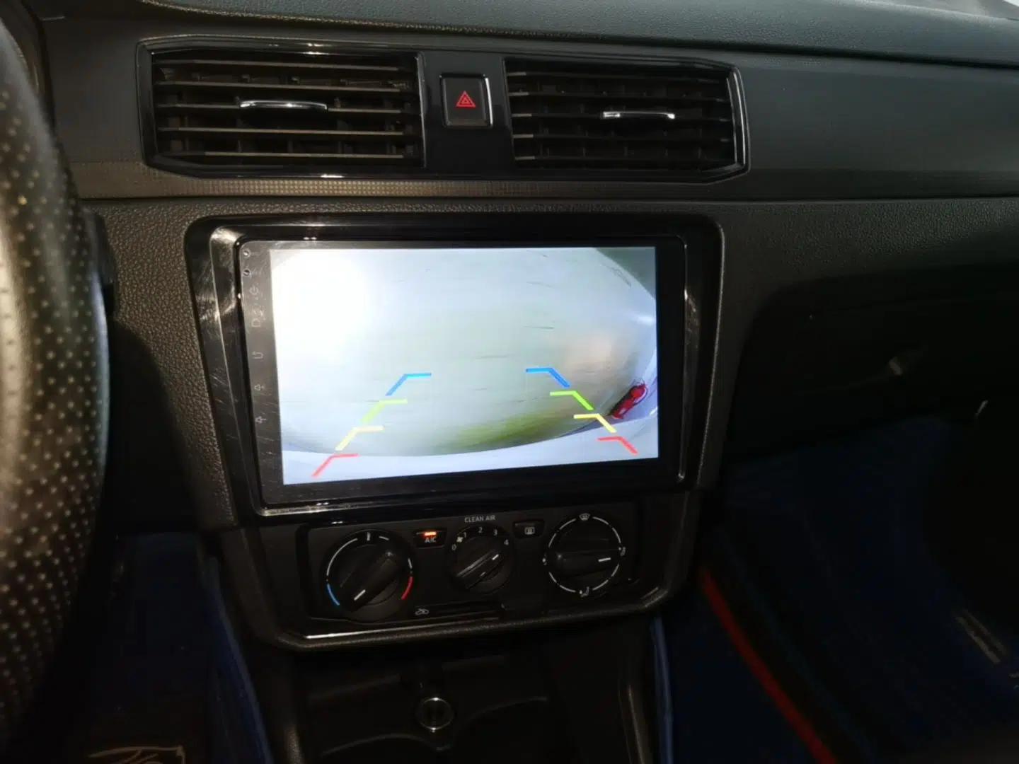 Volkswagen Santana 2018 1.5L Manual Fashion Edition — миниатюра 15