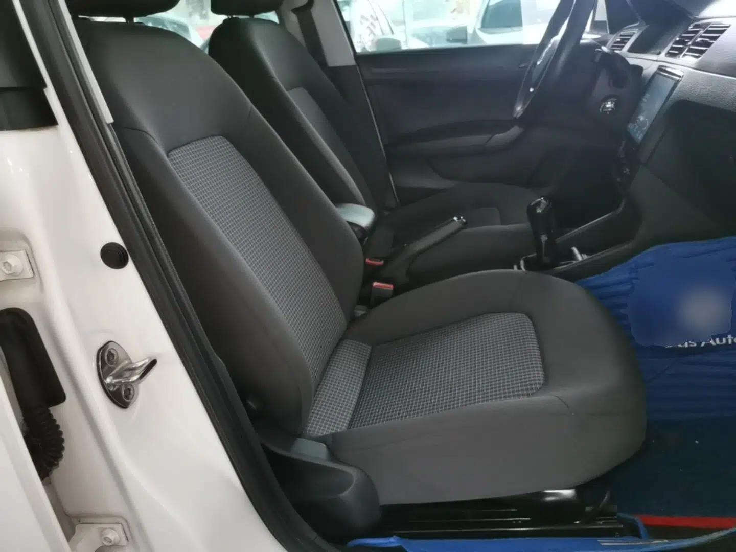 Volkswagen Santana 2018 1.5L Manual Fashion Edition — миниатюра 19