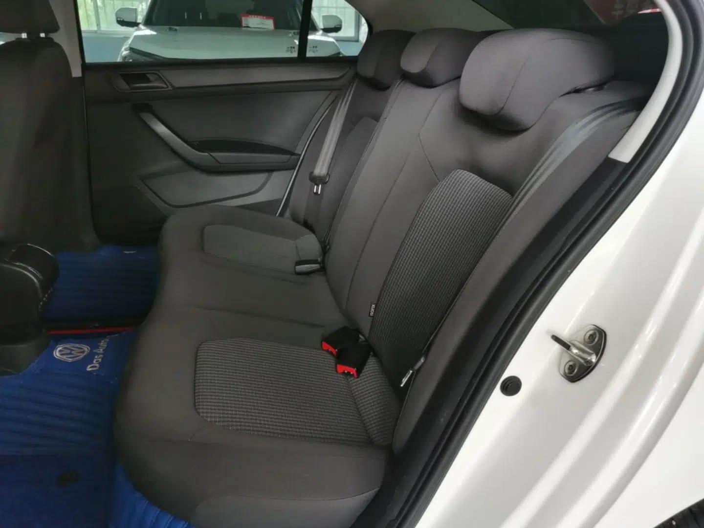 Volkswagen Santana 2018 1.5L Manual Fashion Edition — миниатюра 20