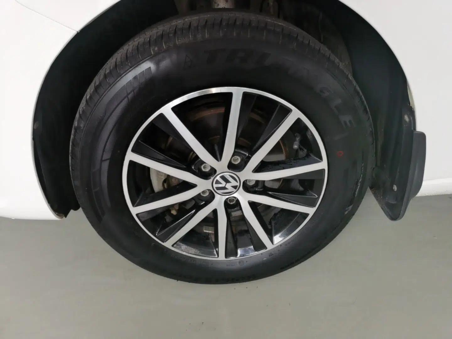 Volkswagen Santana 2018 1.5L Manual Fashion Edition — миниатюра 10