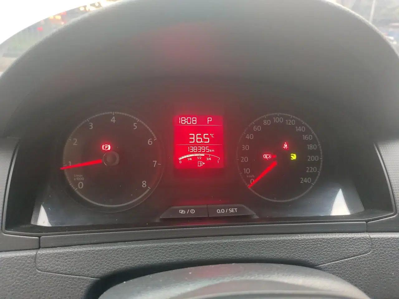 Volkswagen Santana 2018 1.5L Automatic Fashion Edition — миниатюра 11