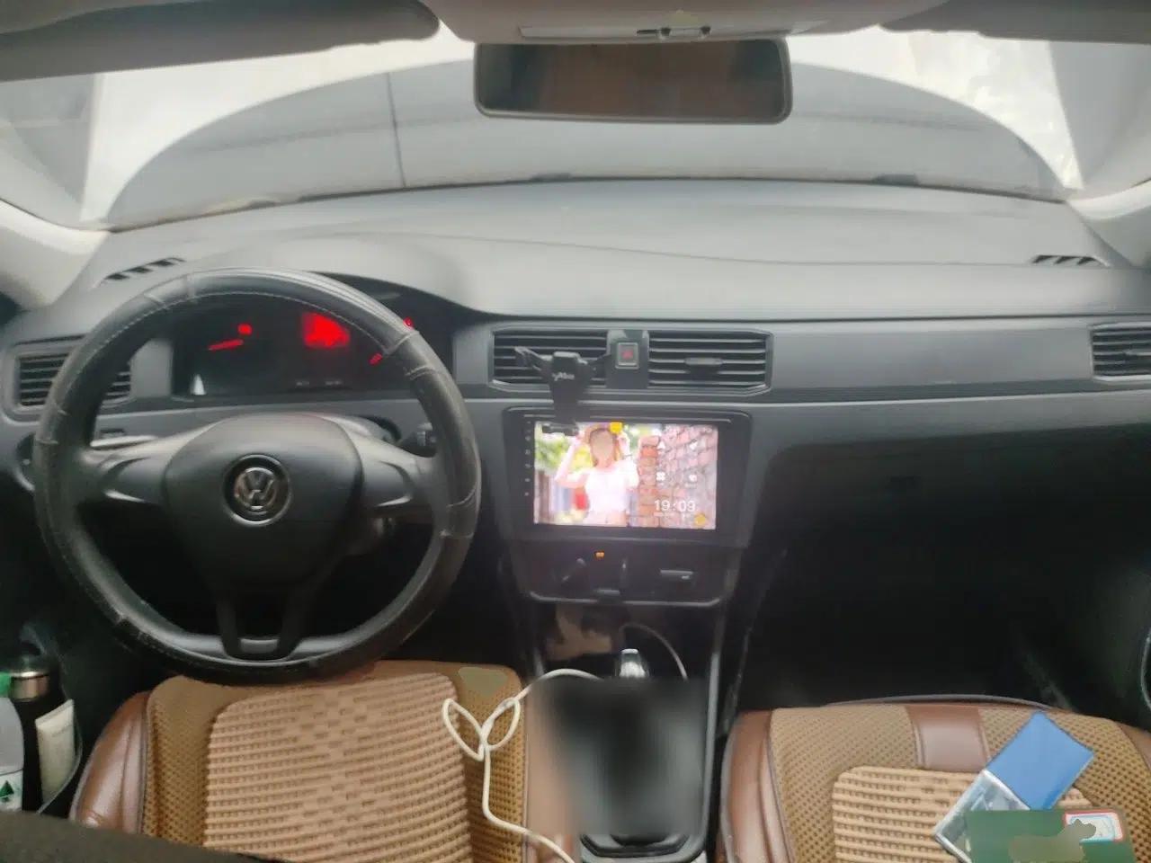 Volkswagen Santana 2018 1.5L Automatic Fashion Edition — миниатюра 9