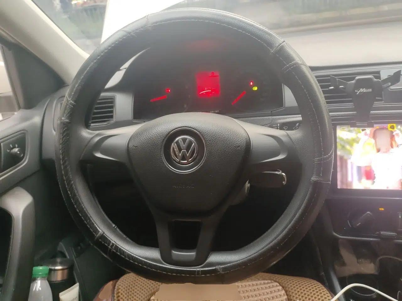 Volkswagen Santana 2018 1.5L Automatic Fashion Edition — миниатюра 10