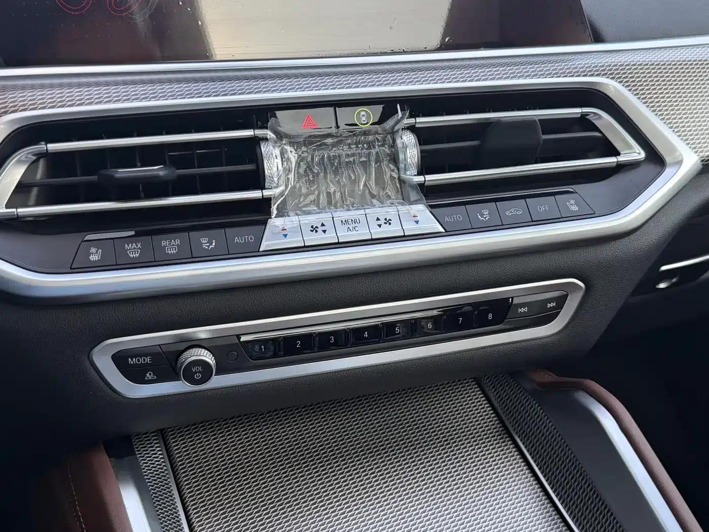 BMW X6 2022 Facelift II xDrive40i Luxury M Sport Package — миниатюра 11