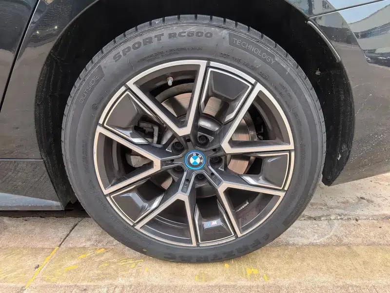BMW i4 2022 eDrive40 — миниатюра 8