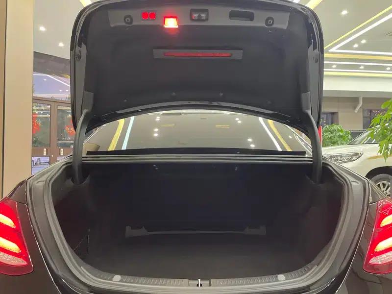 Mercedes-Benz E-Class 2019 Facelift E 300 L Fashion Model — миниатюра 29