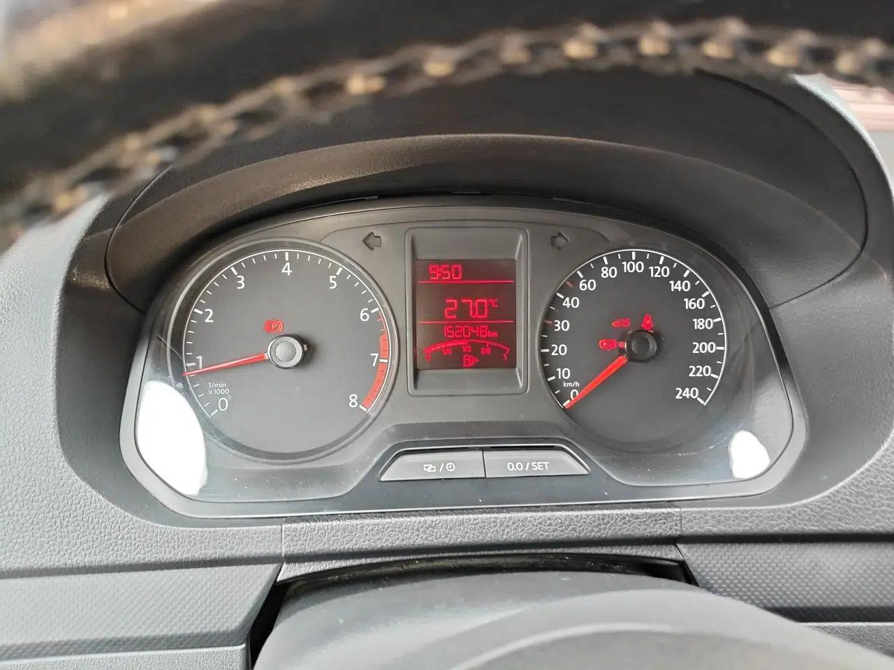 Volkswagen Jetta 2015 Zhuihui Edition 1.4L Manual Fashion Model — миниатюра 11