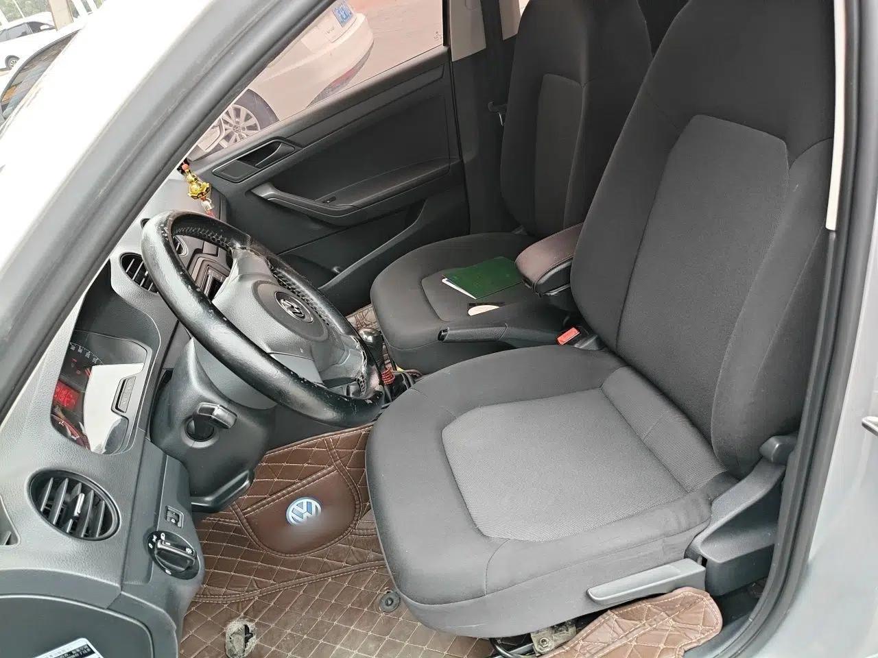 Volkswagen Jetta 2015 Zhuihui Edition 1.4L Manual Fashion Model — миниатюра 15