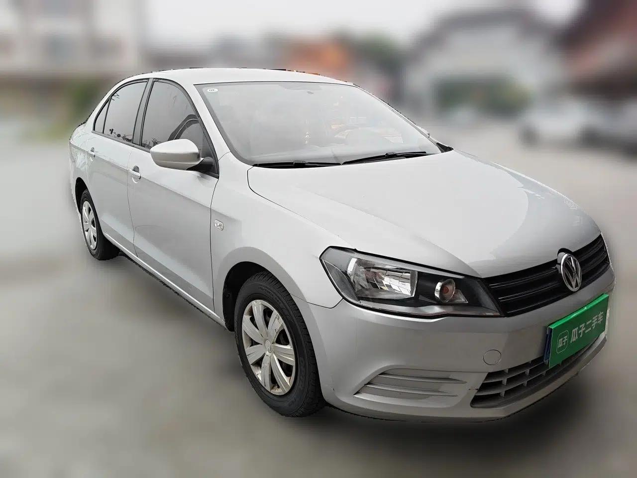 Volkswagen Jetta 2015 Zhuihui Edition 1.4L Manual Fashion Model — миниатюра 3